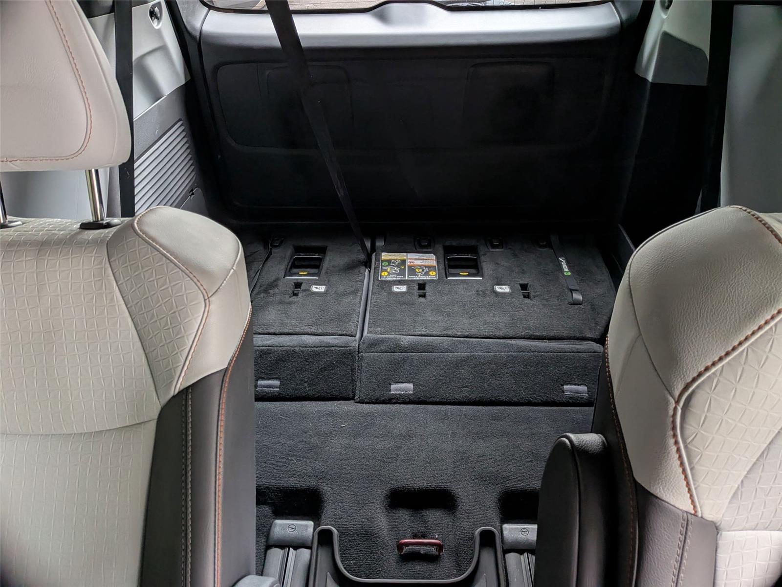 2022 Toyota Sienna XSE photo 27