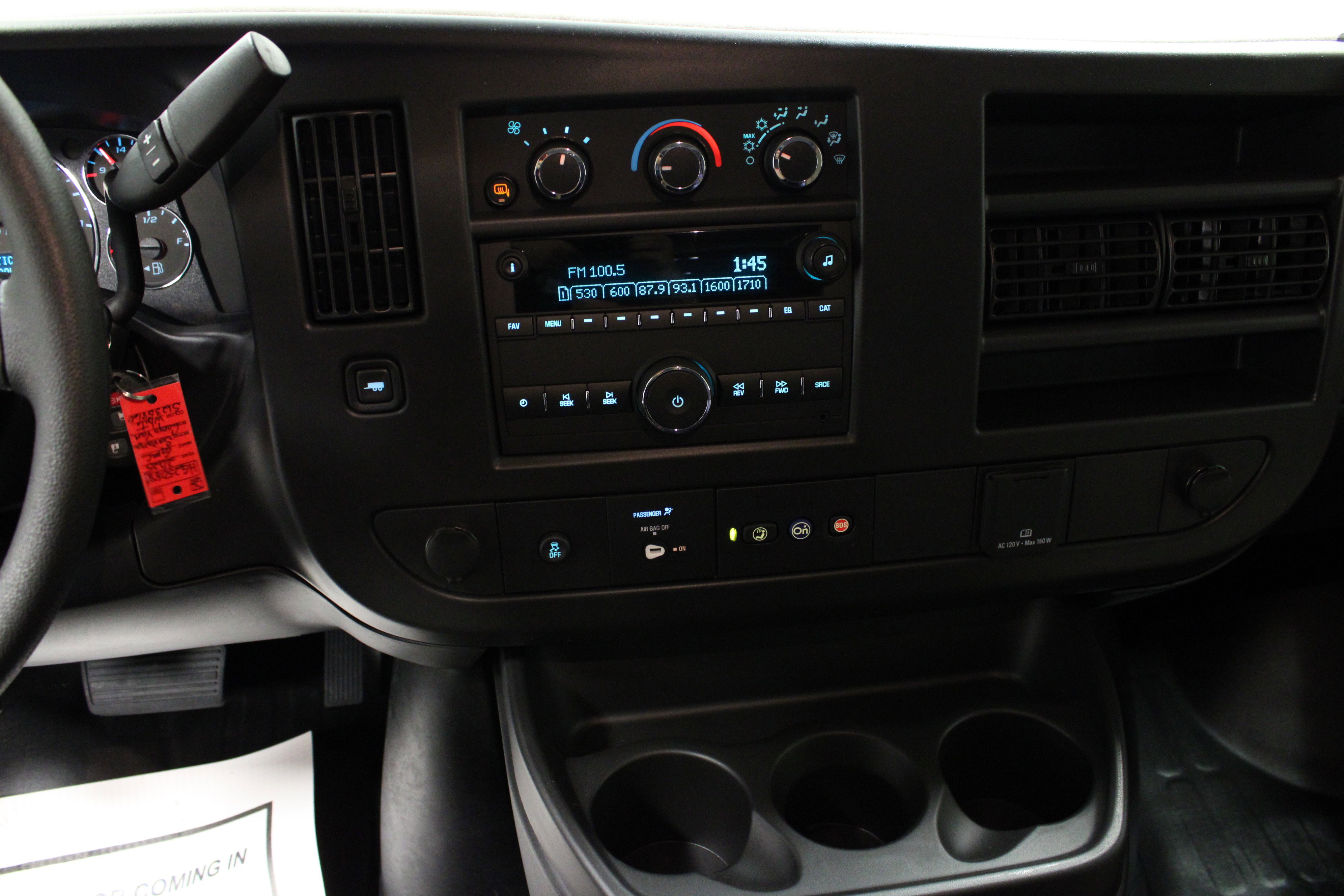 2025 Gmc Savana Cargo 2500 photo 14