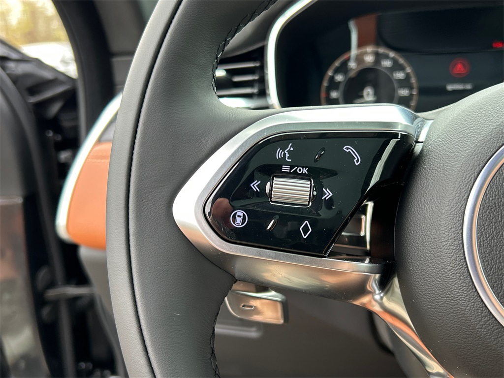 2026 Jaguar F-PACE P250 R-Dynamic S photo 13