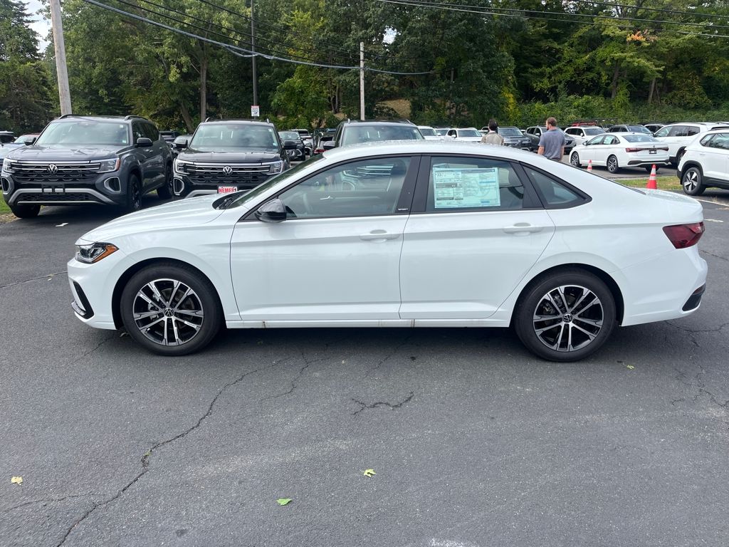 2025 Volkswagen Jetta 1.5T Sport photo 4
