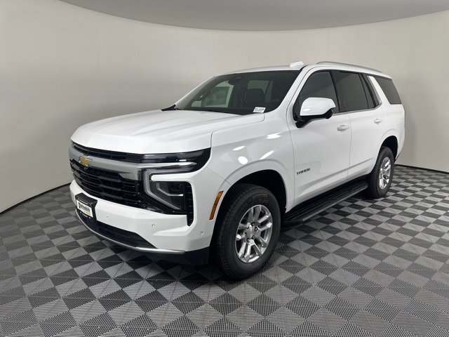 2025 Chevrolet Tahoe LS photo 4