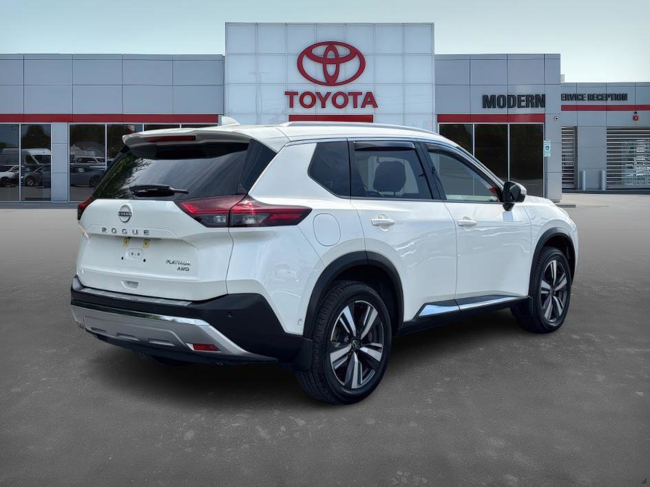 2023 Nissan Rogue Platinum photo 4