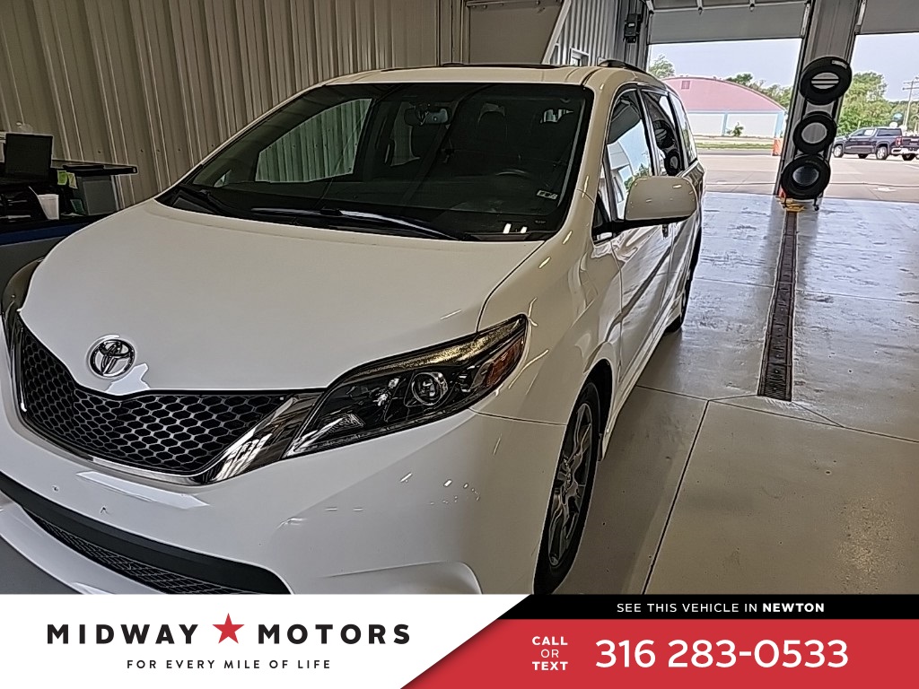 PreOwned 2017 Toyota Sienna L 4D Passenger Van in McPherson T5967