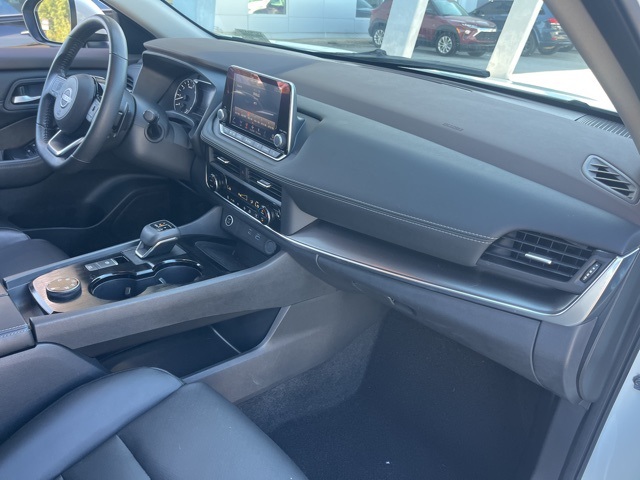 2023 Nissan Rogue SV photo 22