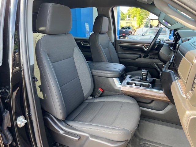 2025 Chevrolet Silverado 1500 RST photo 24