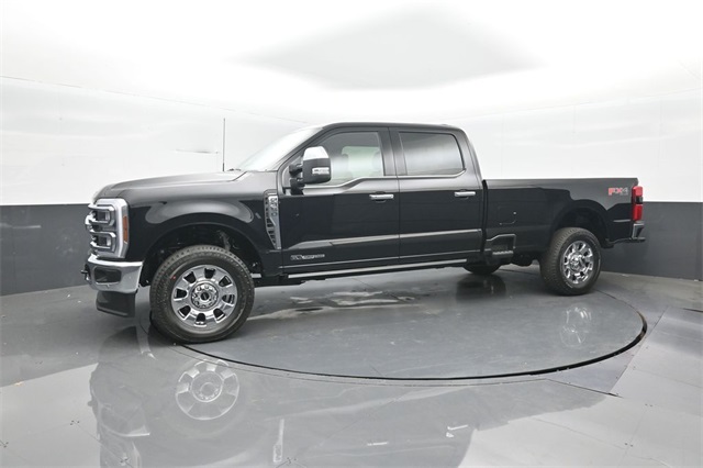 2025 Ford F-350 Lariat photo 4