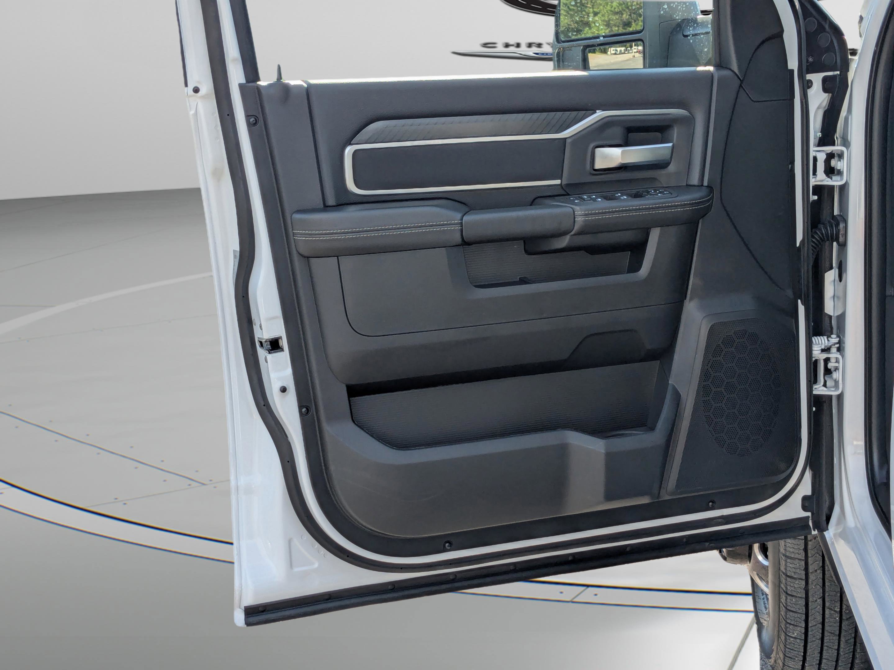 2025 Ram 3500 Big Horn photo 34