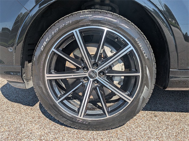2022 Audi Q7 55 Premium Plus photo 10
