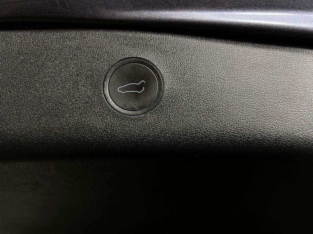 2023 Tesla Model 3 photo 21