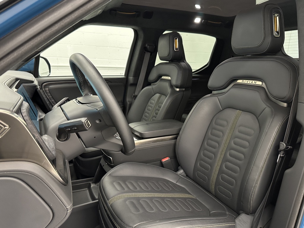 2022 Rivian R1T Launch Edition photo 11