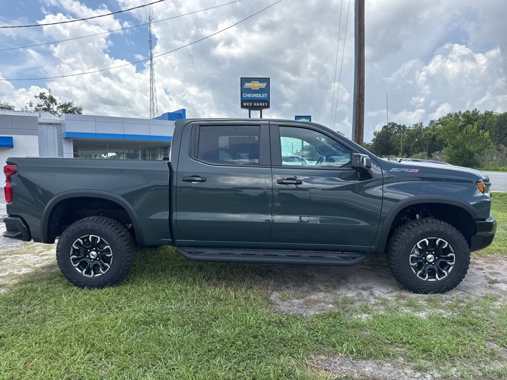 2025 Chevrolet Silverado 1500 ZR2 photo 3