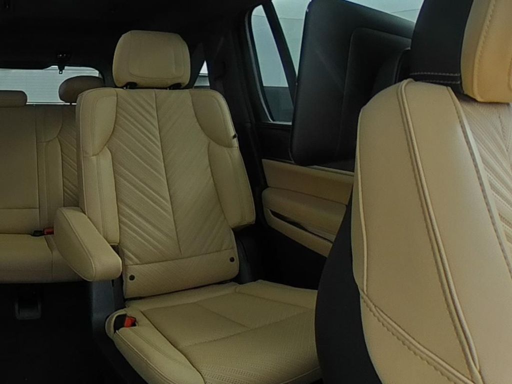 2025 Cadillac Escalade IQ Sport photo 15