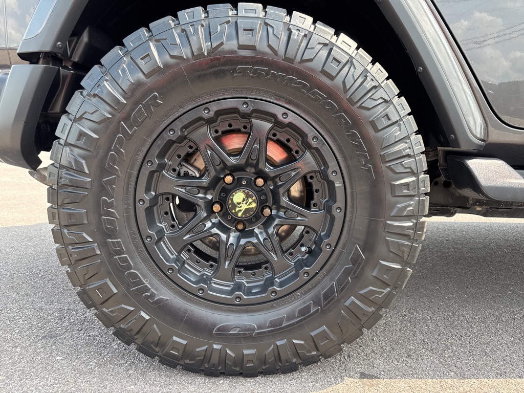 2018 Jeep Wrangler Unlimited Sahara photo 12