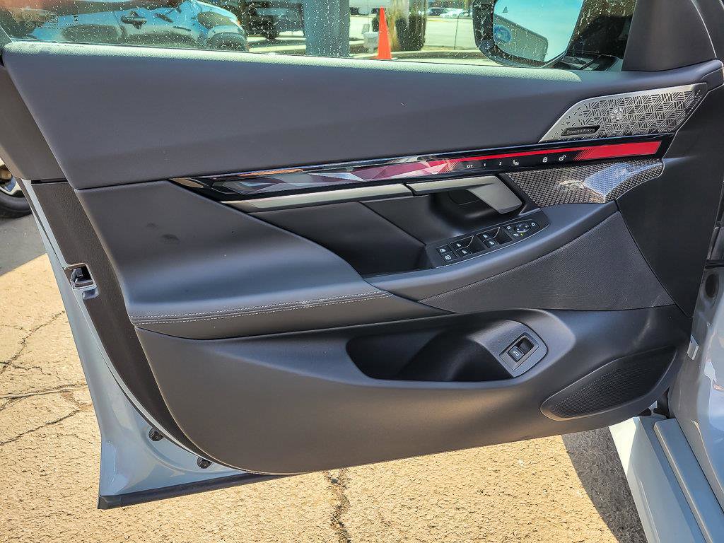 2025 BMW M5 - Image 20