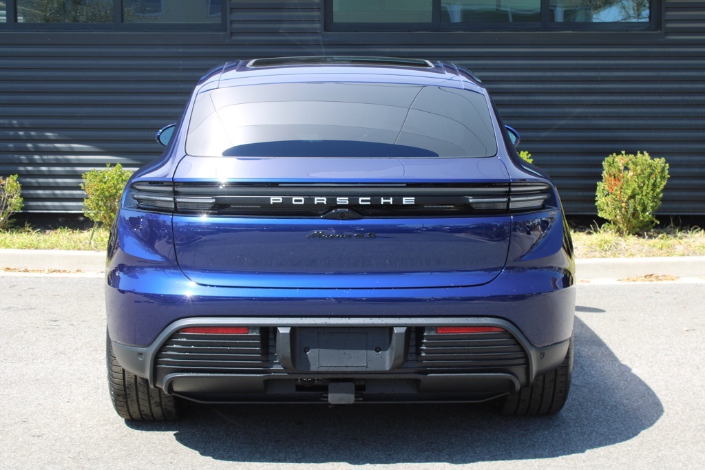 2025 Porsche Macan Electric photo 6