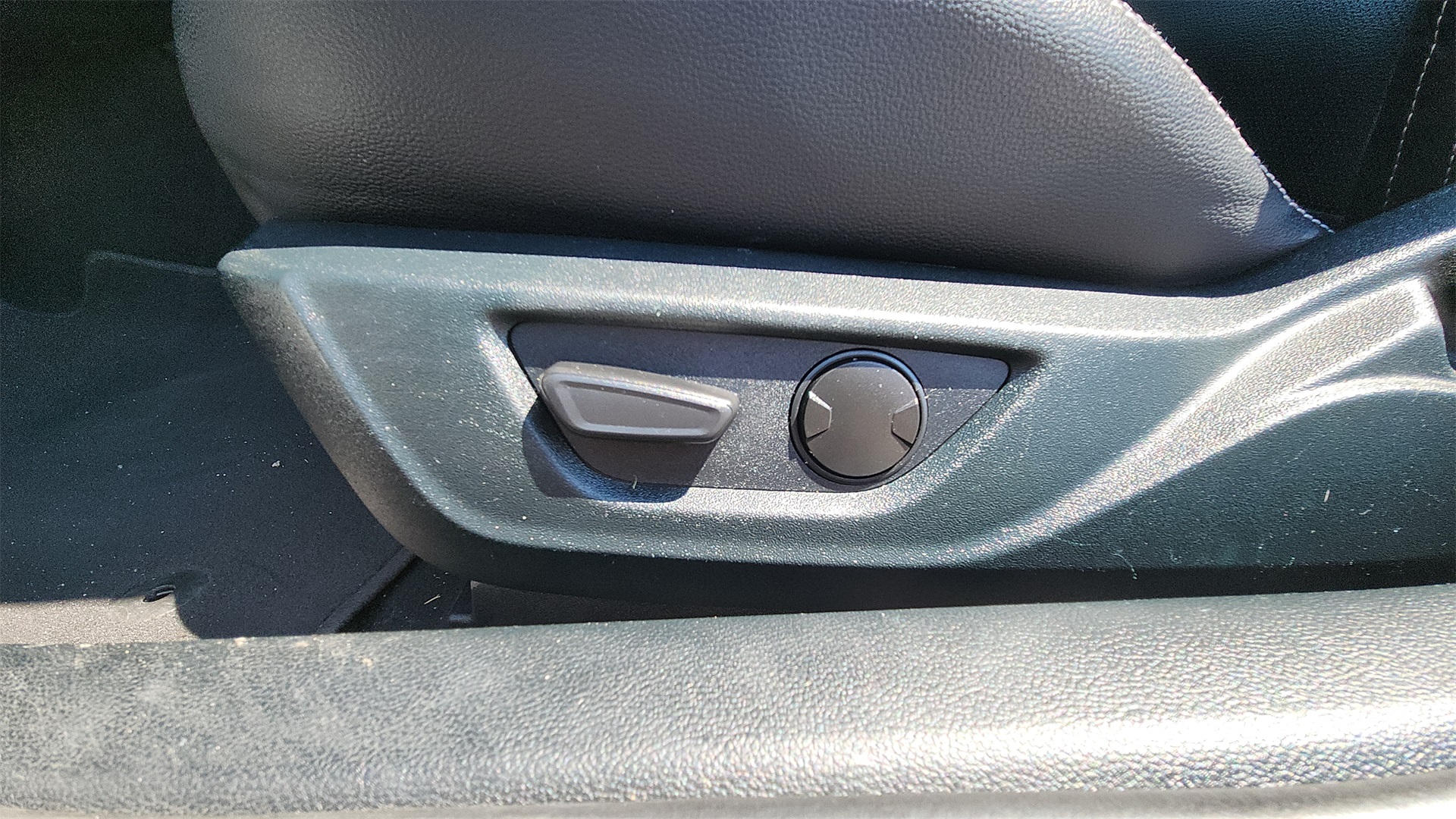 2023 Ford Mustang EcoBoost Premium photo 14