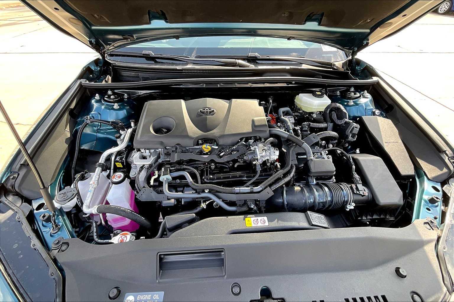 2025 Toyota Camry LE photo 14
