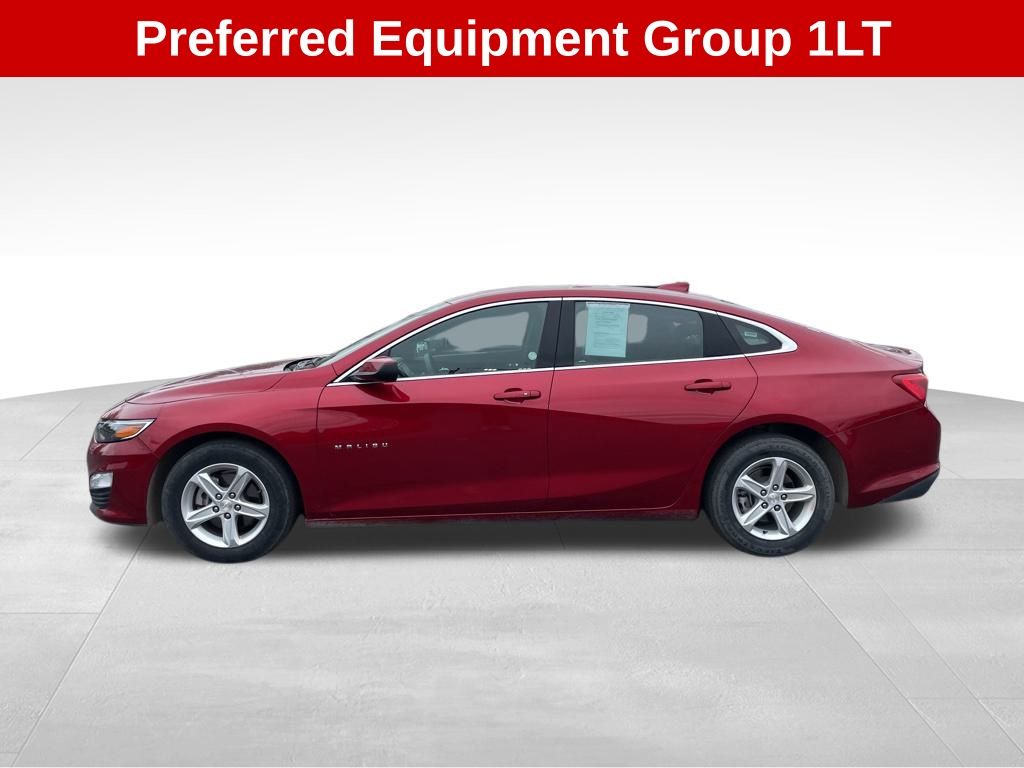 2024 Chevrolet Malibu 1LT photo 2