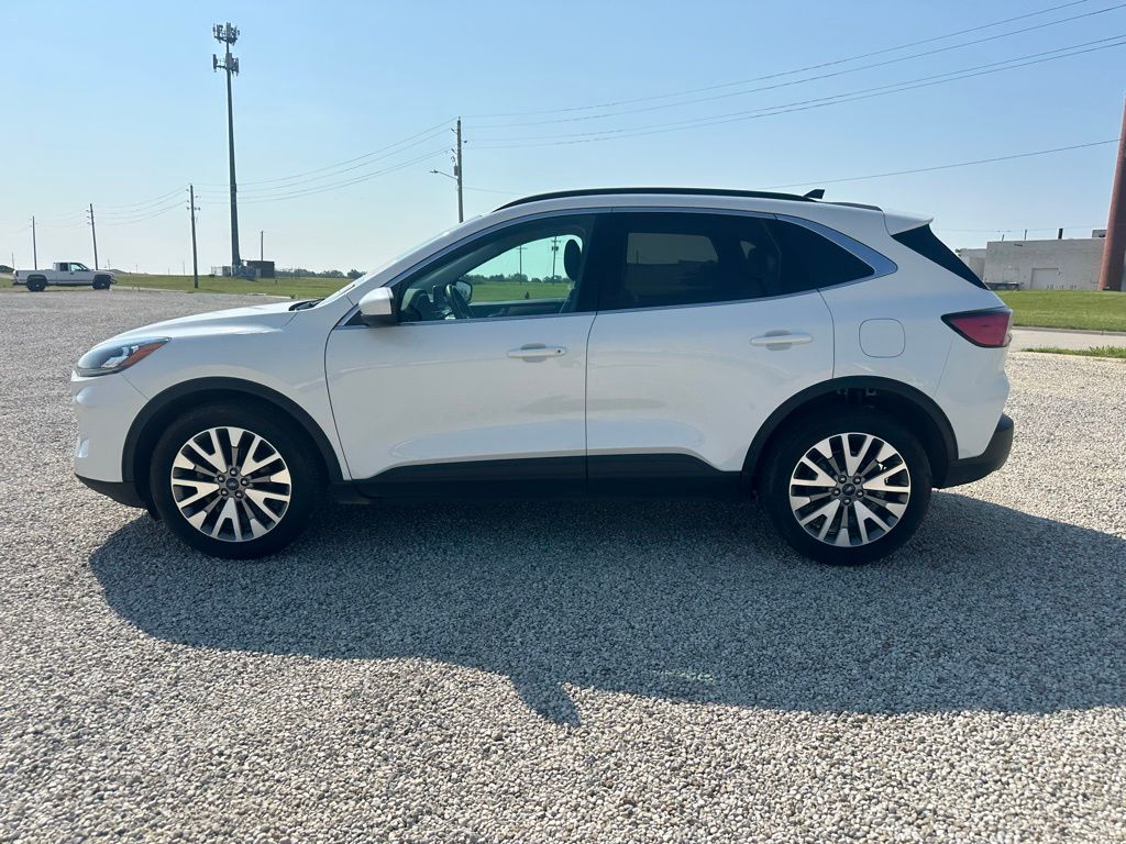 2022 Ford Escape Titanium photo 6