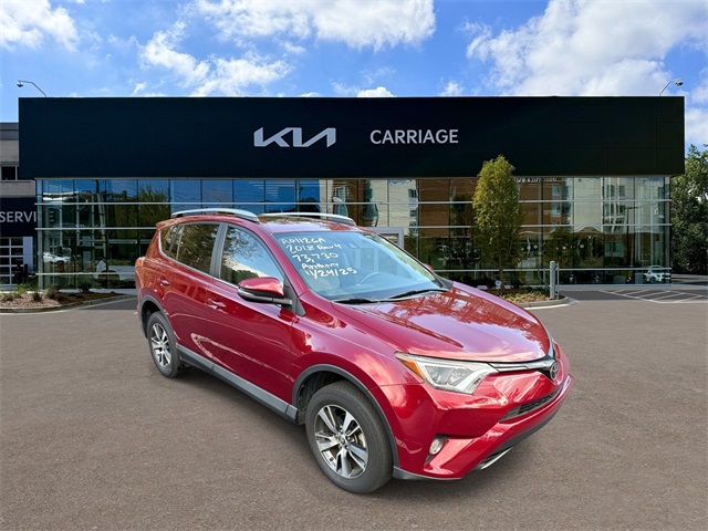 2018 Toyota RAV4 XLE photo 2