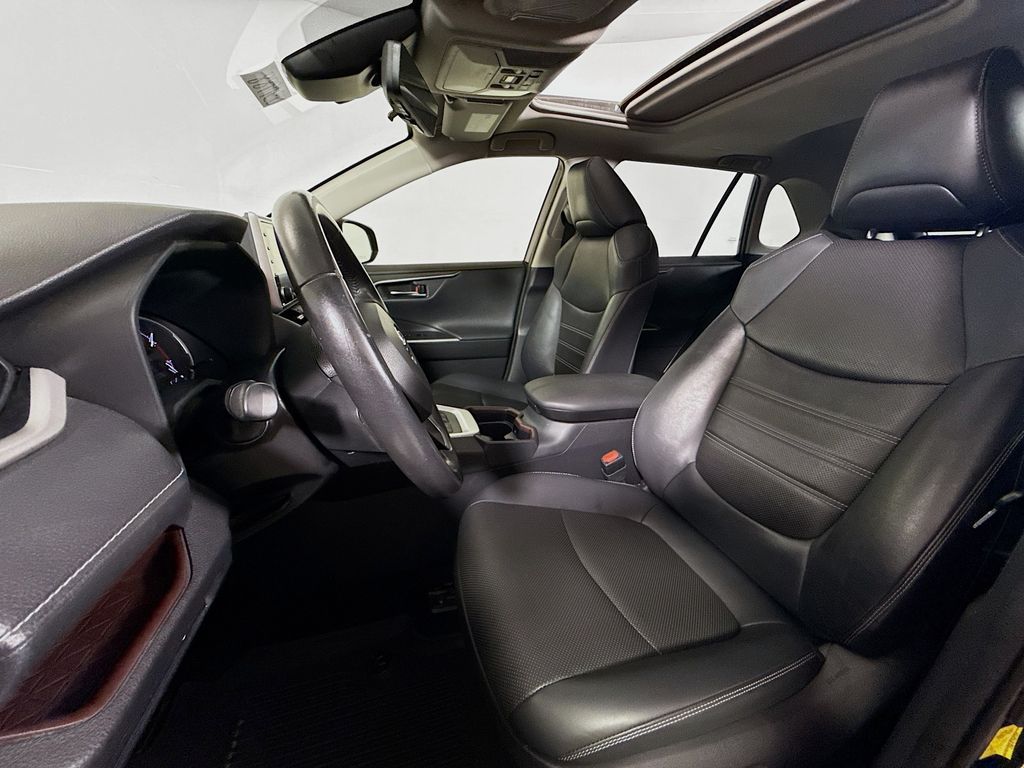 2021 Toyota RAV4 Limited photo 19