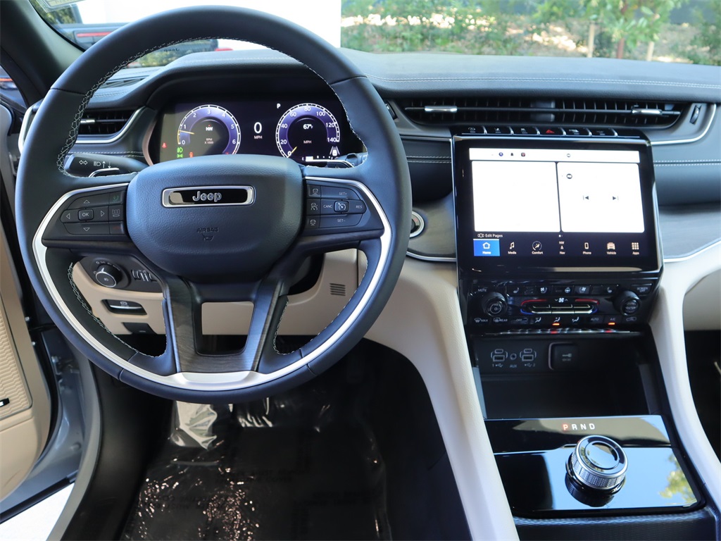 2024 Jeep Grand Cherokee Limited photo 5