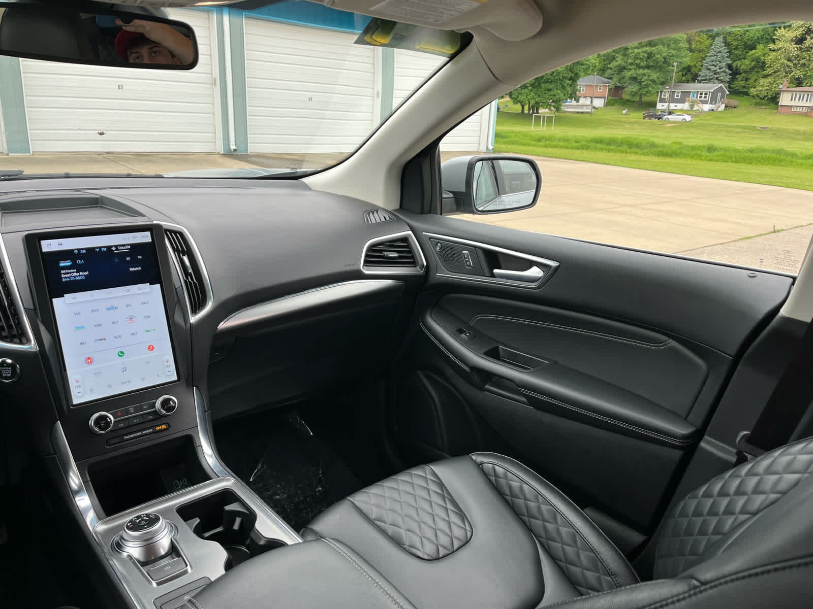 2024 Ford Edge Titanium photo 17