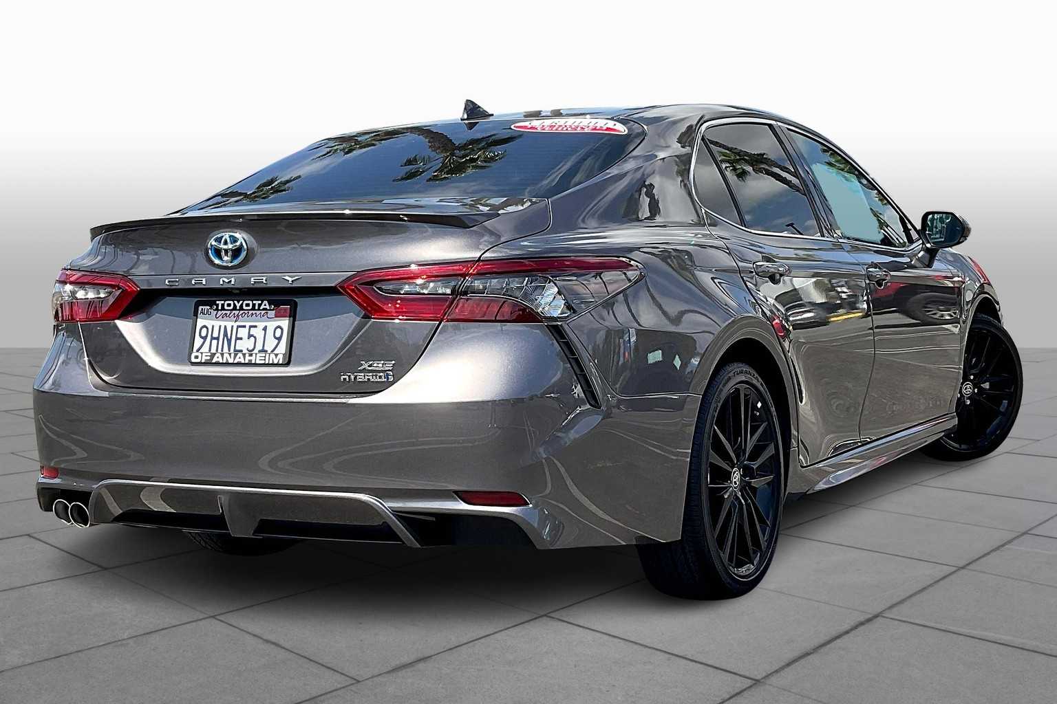 2023 Toyota Camry Hybrid XSE photo 12