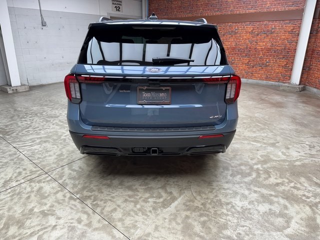 2025 Ford Explorer ST-Line photo 4