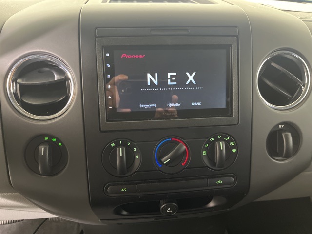 2005 Ford F-150 XLT photo 20