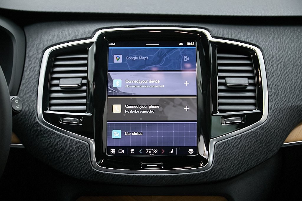 2023 VOLVO XC90 - Image 32