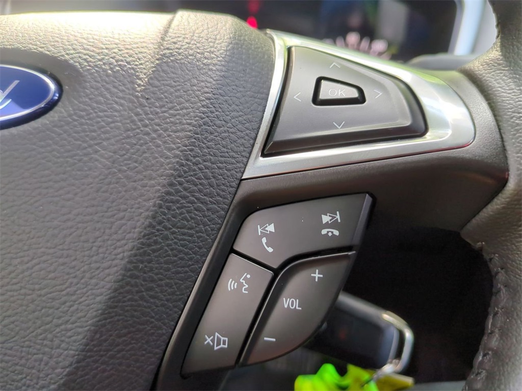2016 Ford Fusion SE photo 12