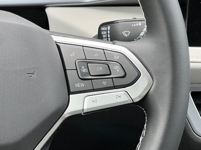 2025 Volkswagen Taos SEL photo 27