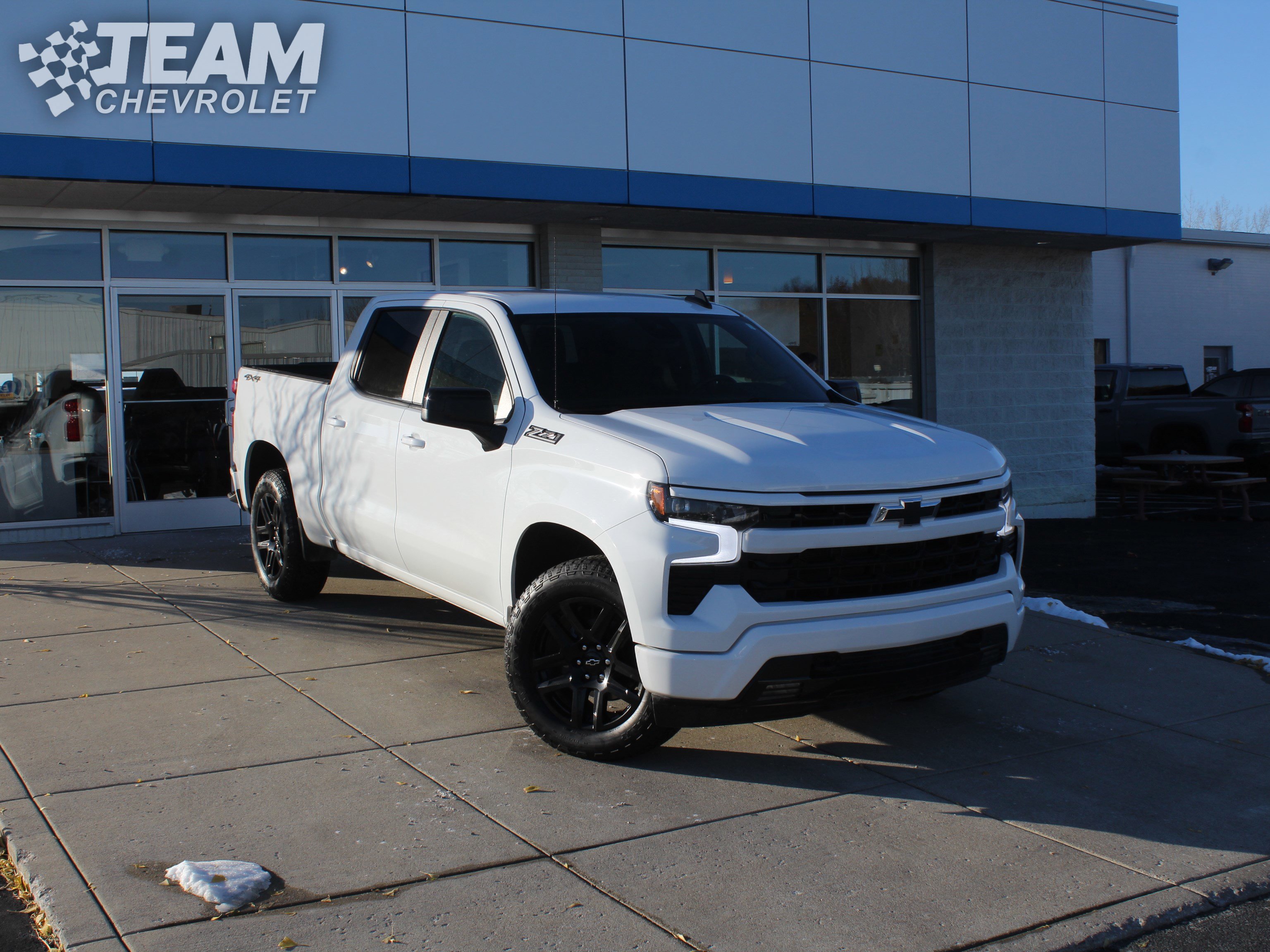 2024 Chevrolet Silverado 1500 RST photo 2