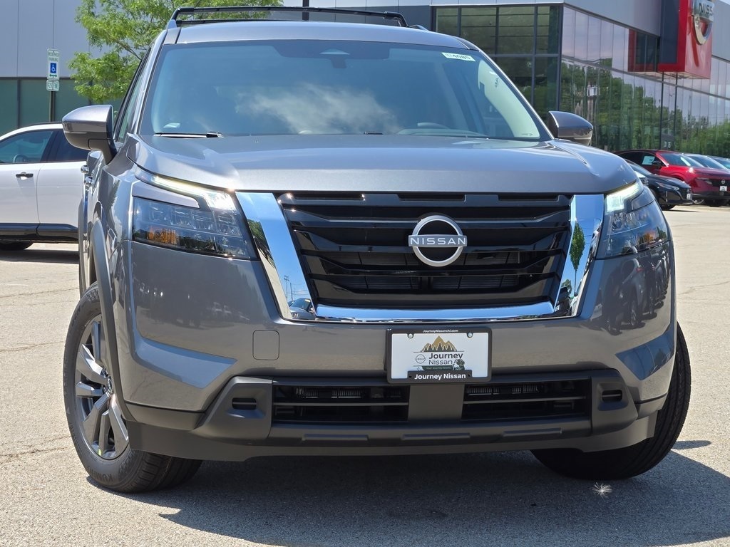 2025 Nissan Pathfinder SV photo 3