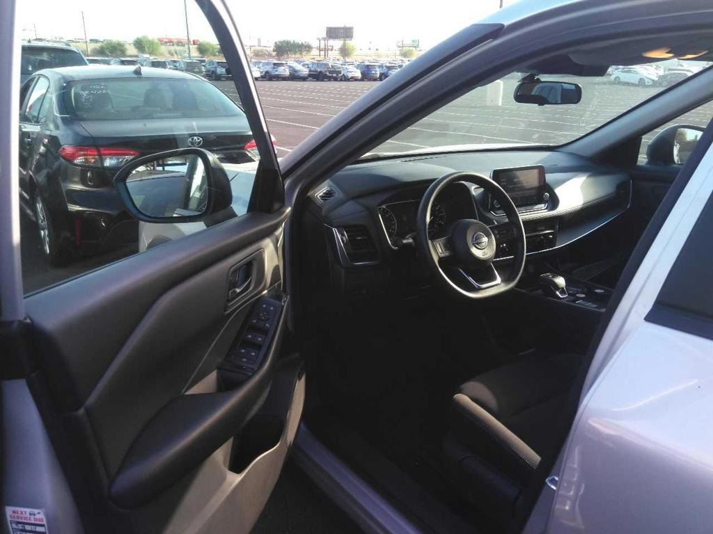 2024 Nissan Rogue S photo 3