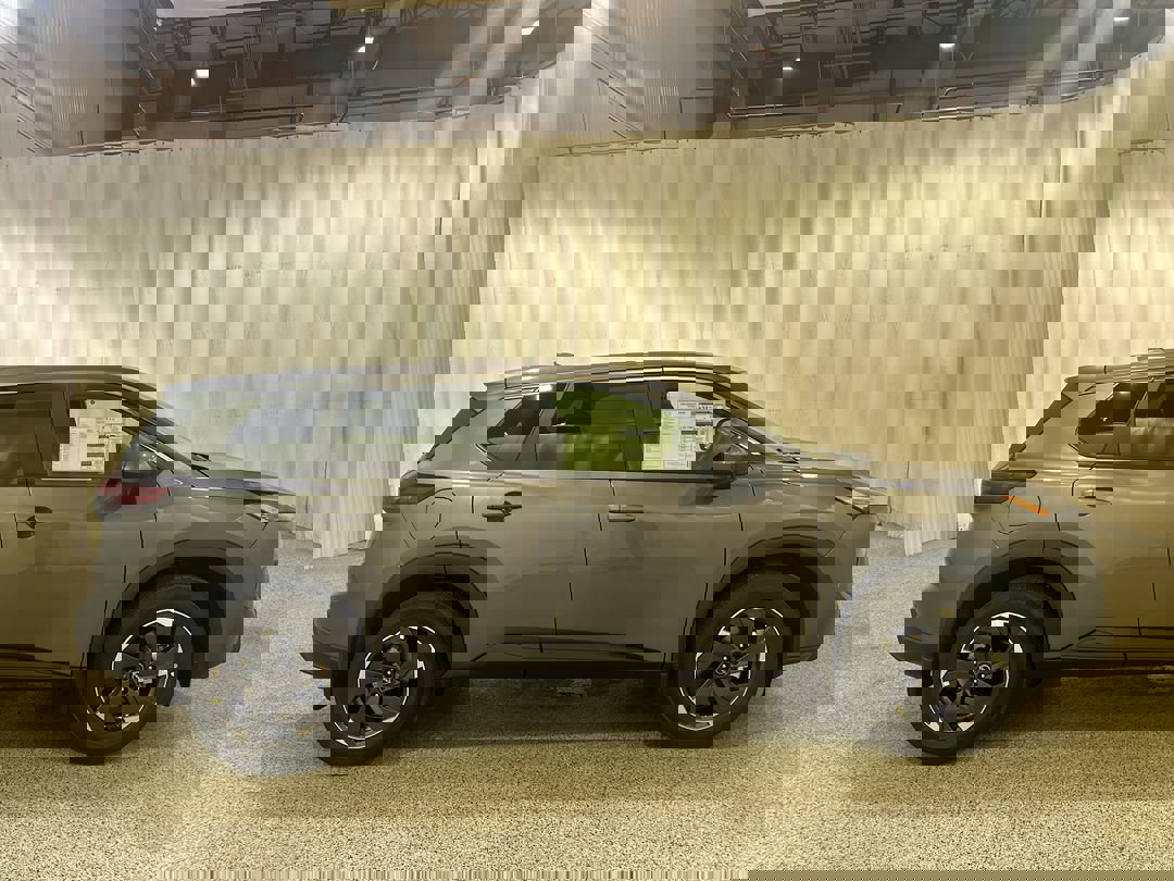 2026 Nissan Rogue SV photo 4