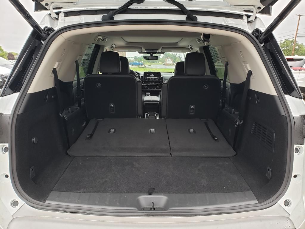 2025 Nissan Pathfinder SL photo 8