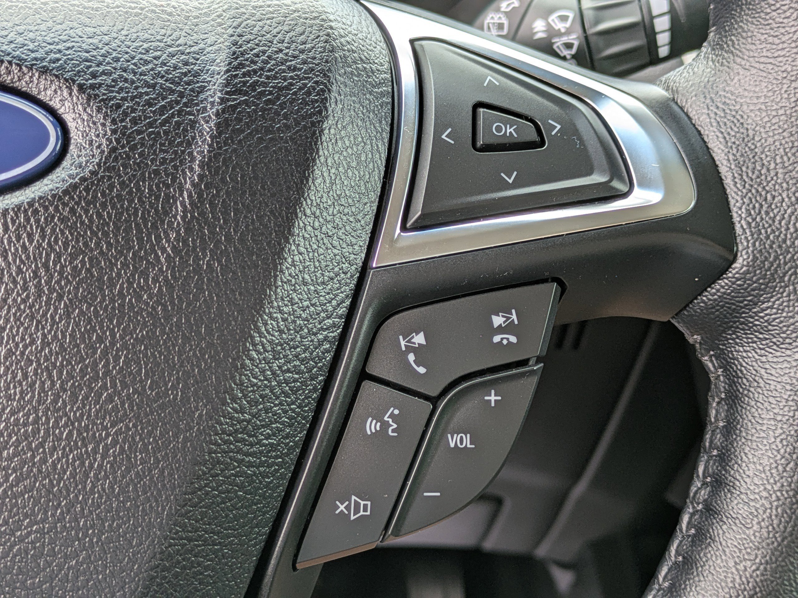 2024 Ford Edge SEL photo 20
