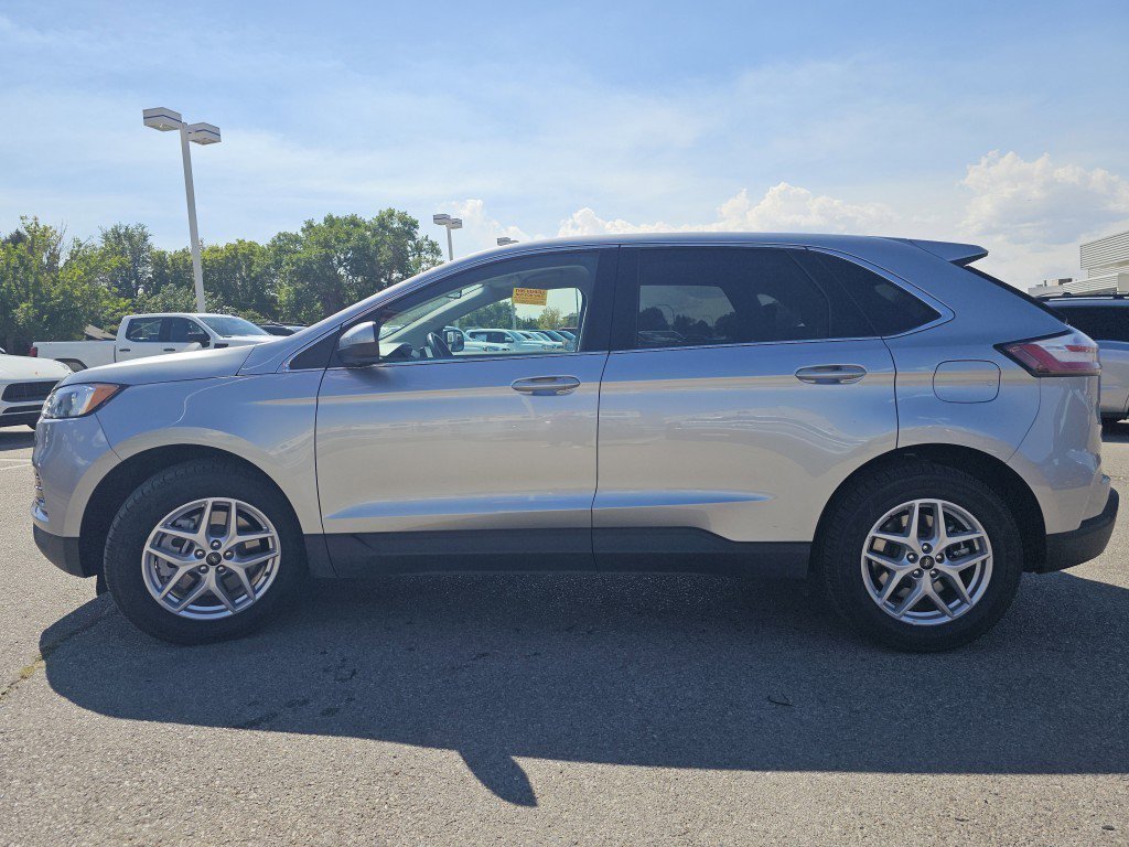 2024 Ford Edge SEL photo 17
