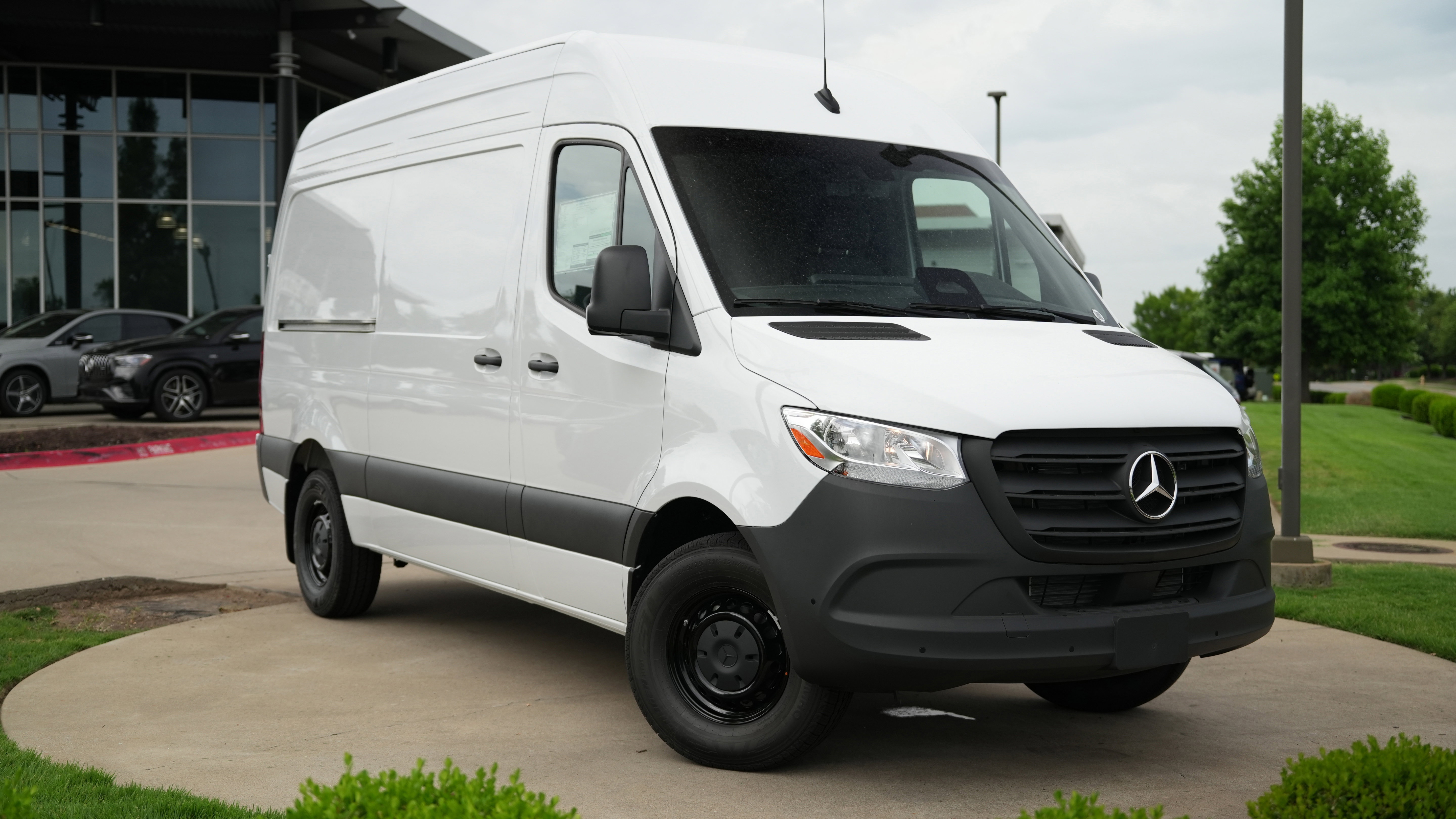 2025 Mercedes-Benz Sprinter Cargo Van Base's photo