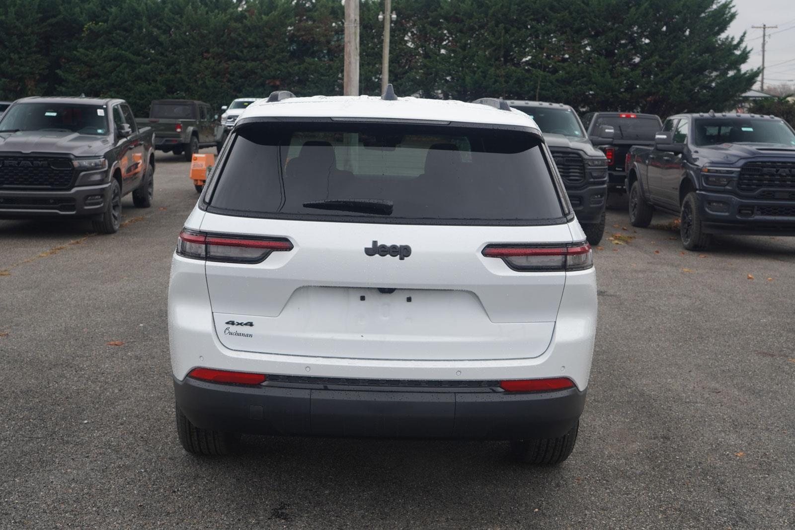 2025 Jeep Grand Cherokee Altitude X photo 3