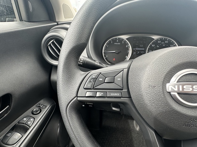 2025 Nissan Kicks Play S photo 10