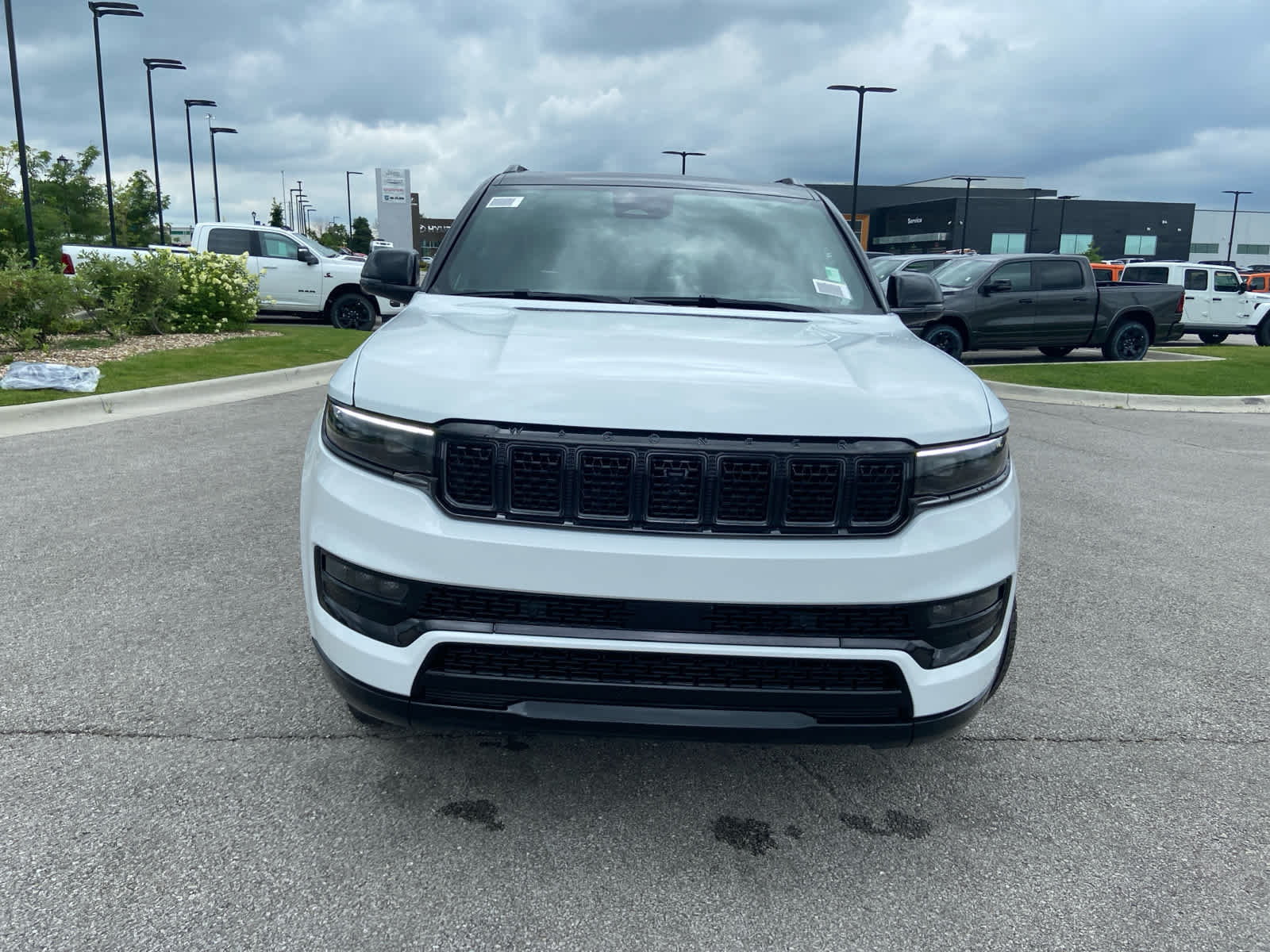 2025 Jeep Grand Wagoneer L II Obsidian photo 3