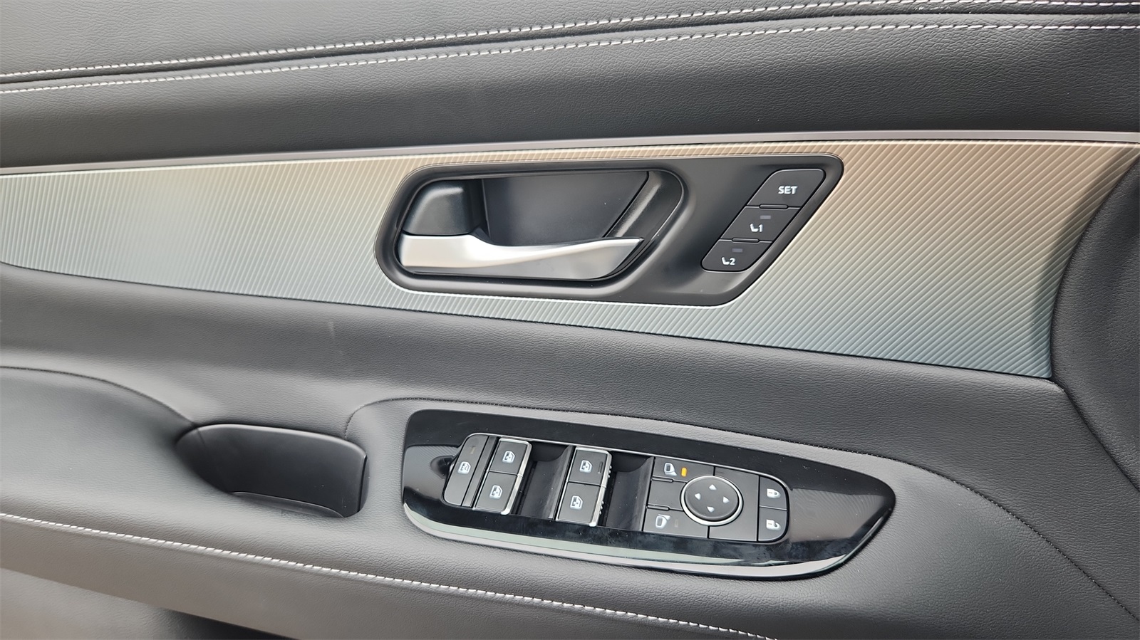 2025 Nissan Murano SL photo 17