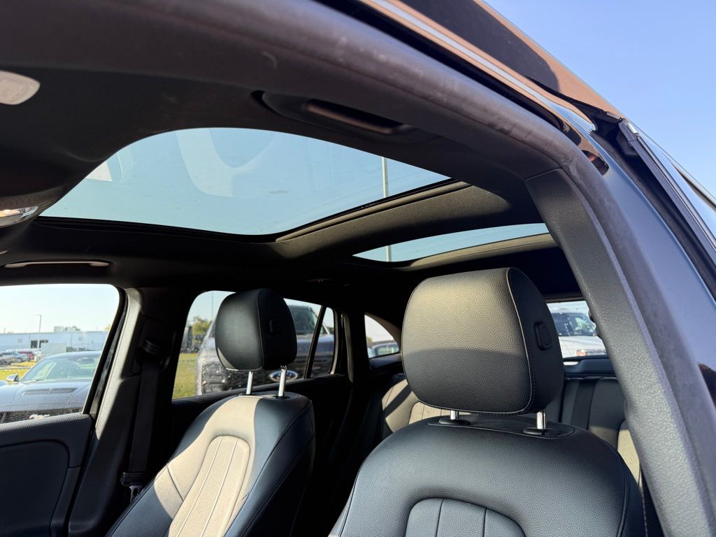 2022 Mercedes Benz GLA 250 4MATIC photo 8