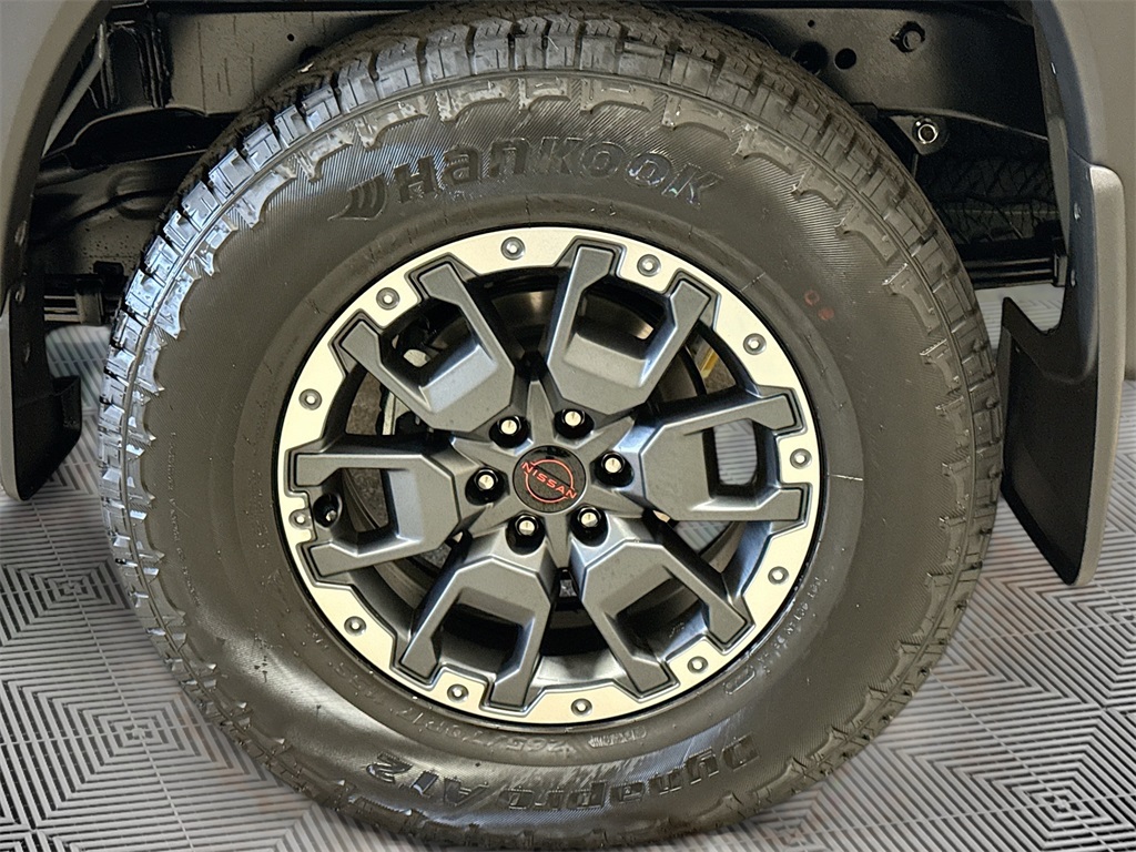 2025 Nissan Frontier PRO-4X photo 14