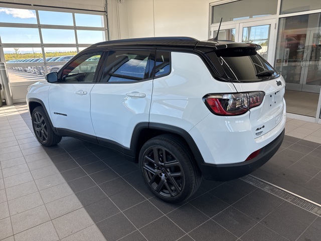 2026 Jeep Compass Limited Altitude photo 3