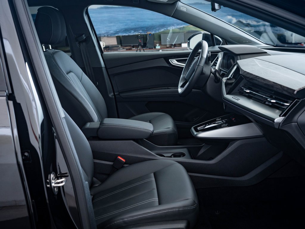 2024 Audi Q4 E-tron Premium Plus photo 36