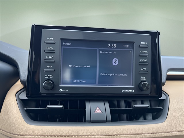 2021 Toyota RAV4 XLE photo 19